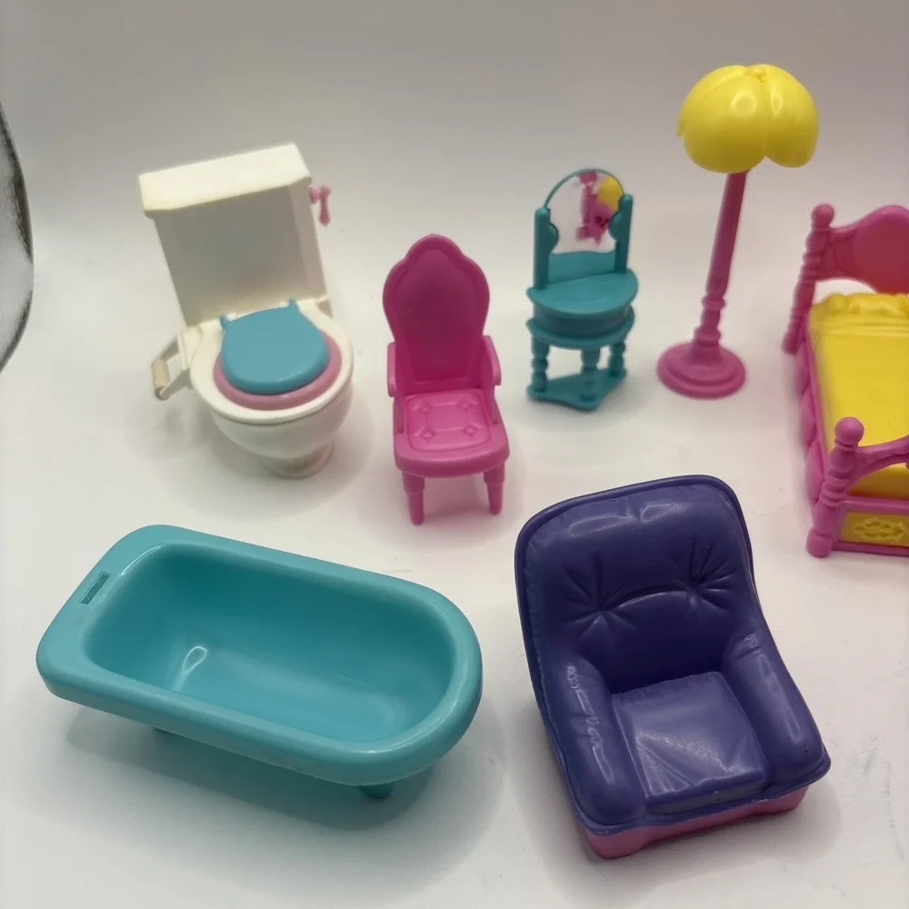 11 Vintage‎ Lot Of Doll House Plastic Furniture Colorful Bedroom Bathroom